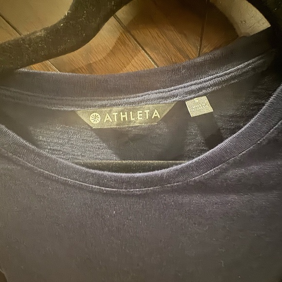 NWT ATHLETA blue breezy top size S - Picture 5 of 5